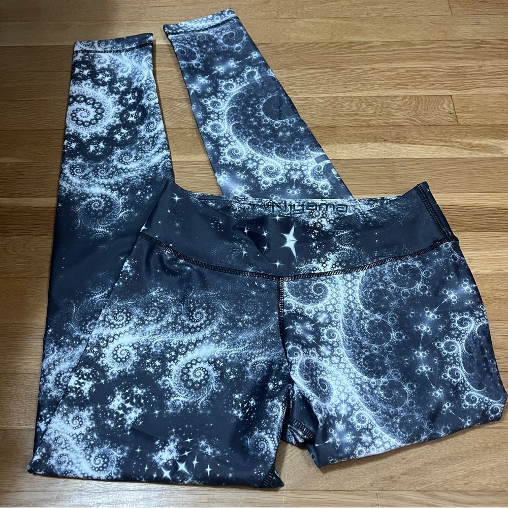 Niyama NWT Leggings Black Gray Small‎